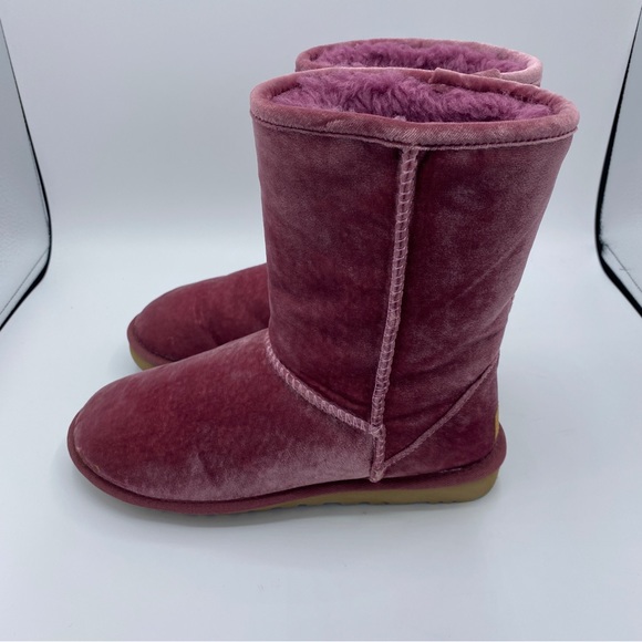 NEW RARE - Pink Velvet UGG boots sz 5 - Picture 3 of 5